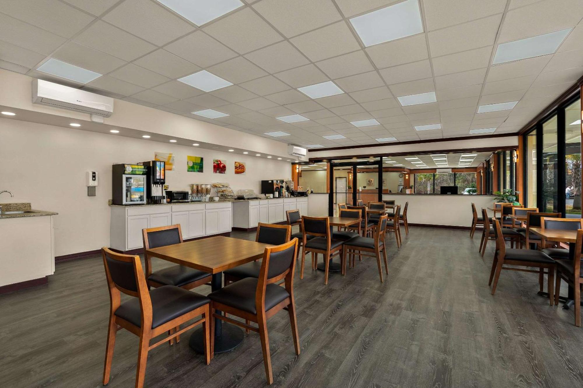 Econo Lodge Йемасси Экстерьер фото